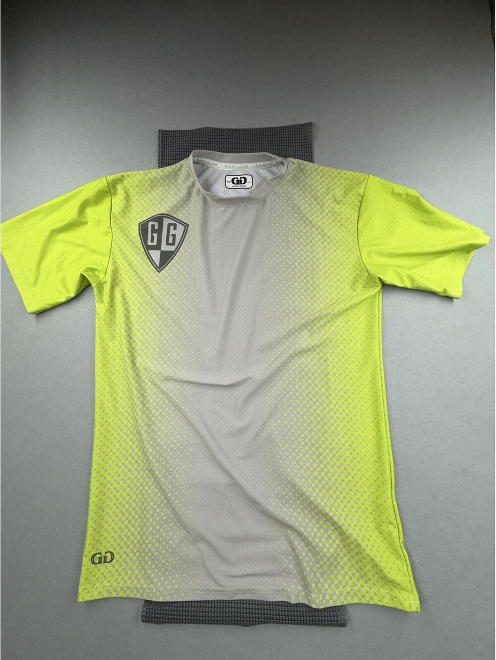 Game Gear Soccer Jersey Shirt Men’s Medium Neon Green Lime Grey Pattern Athletic
